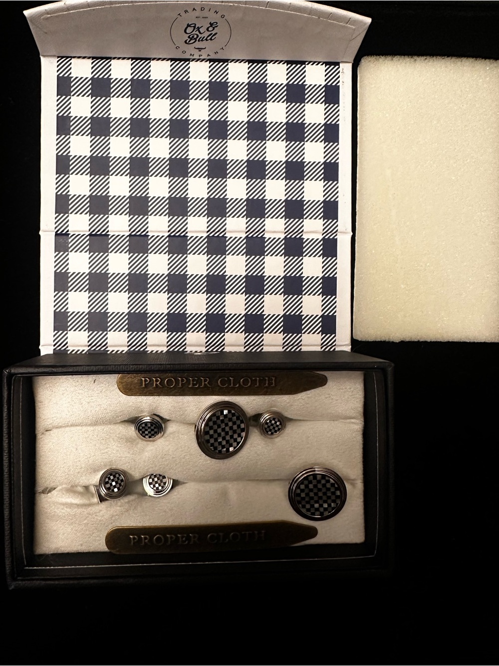 Proper Cloth accessory set NEW IN BOX includes two collar matching cufflinks